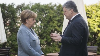 Порошенко поговорил с Меркель: стало известно, что обсудили 