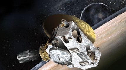Станция New Horizons показала первые цветные снимки Плутона и Харона
