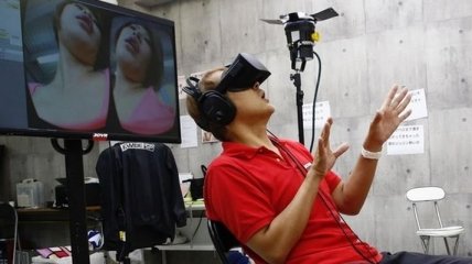 Виртуальная реальность будет дополнять японские фильмы для взрослых (Фото)