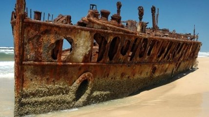 Археологи нашли старинный корабль с ценными вещами