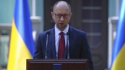 Яценюк: Под санкции в Украине попадают 65 юрлиц