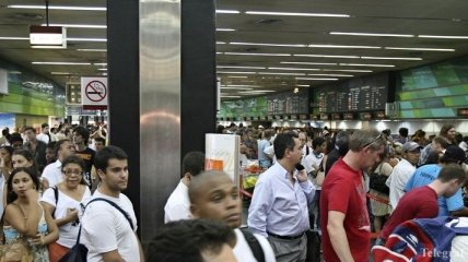 Работники аэропорта в Рио-де-Жанейро объявили забастовку