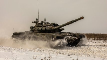 Россия использует танки на учениях вдоль границ Украины