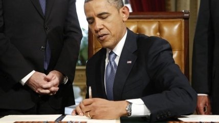 Барак Обама подписал закон, предотвращающий дефолт США