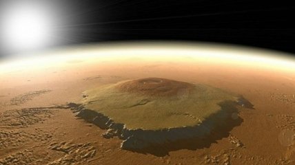 NASA представило доказательства активности одного из высочайших вулканов Марса