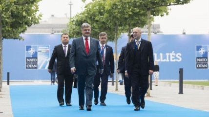 Президент Порошенко: двери НАТО для Украины открыты