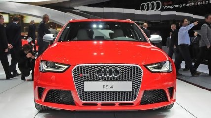 Audi возвращает новую модель RS4 в кузов седан