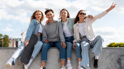 Картинки и открытки с Днем молодежи