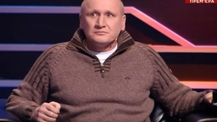 Лидер ОУН Коханивский швырнул кружку в телеведущего: видео