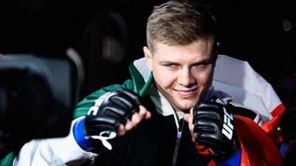 Боец UFC, узнав об отмене боя, сорвался (Видео)