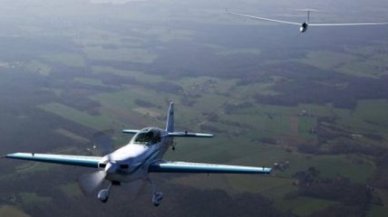 Электрический самолет Siemens Extra 330LE установил новый рекорд скорости (Видео)