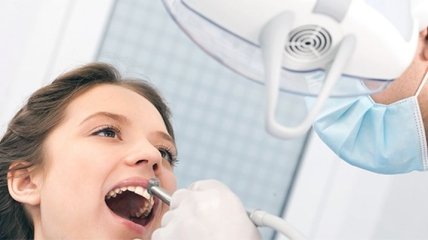 Причины обратиться к стоматологу: тревожные сигналы организма 