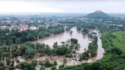 Пострадавшим от паводка на Закарпатье дали отсрочку от армии