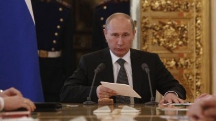 Путин требует усовершенствовать оплату труда в бюджетной сфере 