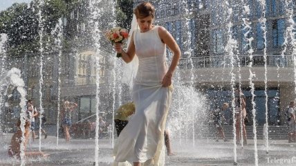 Украинцам разрешили праздновать свадьбы: но есть условия 