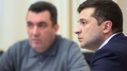 Зеленский прокомментировал заявления о ракетном обстреле самолета МАУ