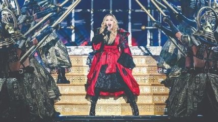 Мадонна не выступит в Париже: причина