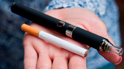 Електронні сигарети хочуть прирівняти до звичайних