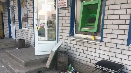 Под Днепром взорвали банкомат и украли деньги  
