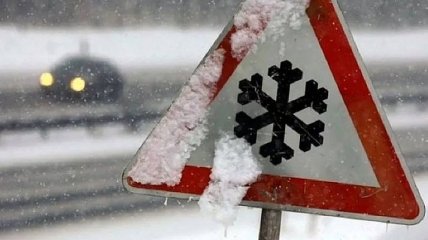 В трех областях Украины частично ограничили движение из-за снегопада
