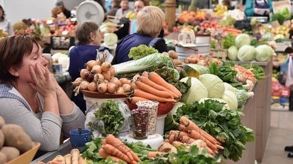 В Киеве начали работать 10 продовольственных рынков 