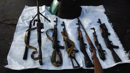 На Донбассе обнаружены тайники с автоматами и гранатометами