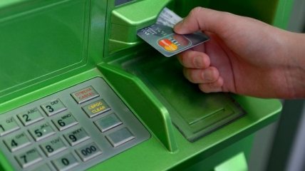 В Харьковской области взорвали и ограбили банкомат "Приватбанка"