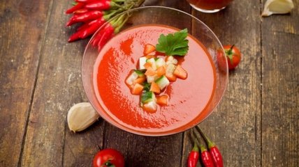Рецепт дня: холодный томатный суп - гаспачо  