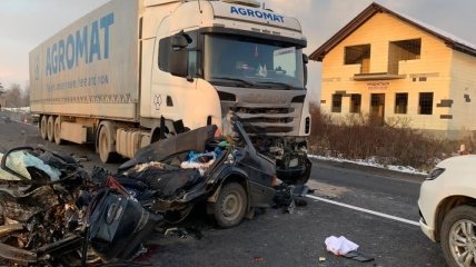 Среди жертв - двое подростков: появились детали смертельной аварии в Закарпатье (фото и видео) 