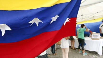 В Венесуэле проходит "неофициальный" референдум противников Мадуро