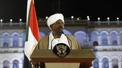 Президент Судана ввел чрезвычайное положение в стране
