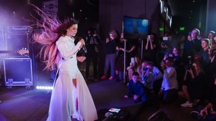 Українська співачка Руслана випустила нову пісню "Ми вітер"