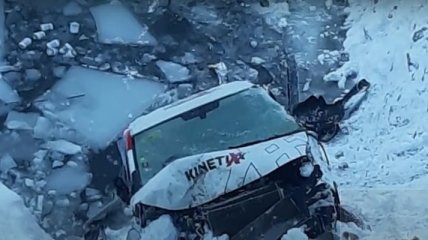 Микроавтобус сборной России слетел в озеро (видео)