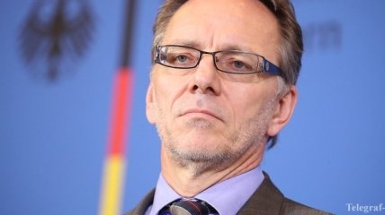 Глава МВД Германии поддерживает усиление миграционных законов