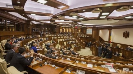 Парламентская коалиция Молдовы до завтра обсудит требования протестующих