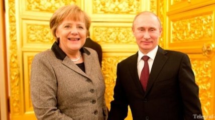 Путин напомнил Меркель об антисемитской выходке Pussy Riot