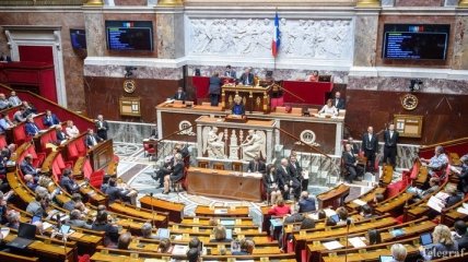 Французских депутатов впервые обяжут обосновать свои расходы