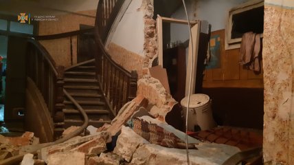 Взрыв повредил часть конструкции здания