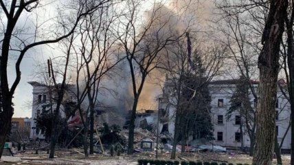 Драмтеатр в Мариуполе разбомбили 16 марта