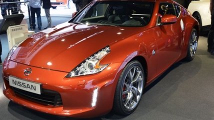 Nissan привезла в Париж обновленные 370Z Coupe и Roadster