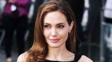 Появилась новая информация о скандале Анджелины Джоли с адвокатом 