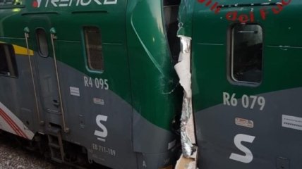 На севере Италии столкнулись два поезда