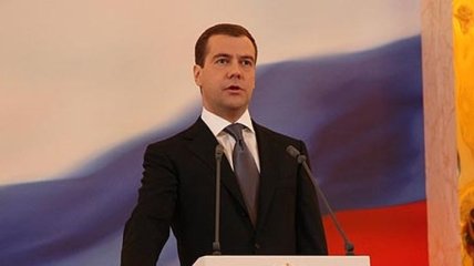 Медведев призвал решить вопрос переносимости сотовых номеров