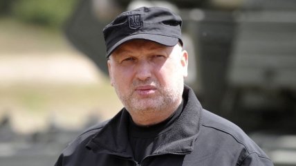 Турчинов: Выпущенные на испытаниях вблизи Крыма ракеты попали в цели