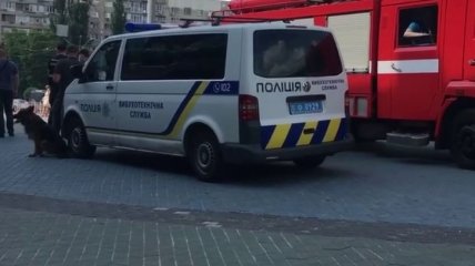 В Киеве неизвестные "заминировали" КГГА и ряд торговых центров: требуют полбиткоина (видео)
