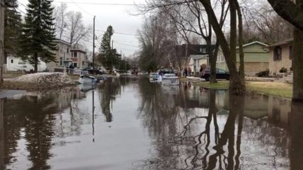 Из-за паводков в Канаде 1000 домов ушло под воду