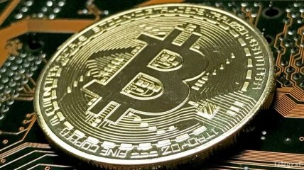 На рынке криптовалют продолжается паника: Bitcoin терпит крушение 