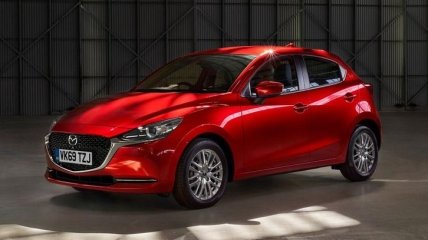 Обновленная версия Mazda 2: что изменилось (Фото)