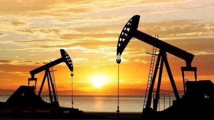 Рекордный обвал цен на нефть: сколько сегодня стоит WTI и Brent 