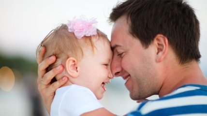 Как возраст отца влияет на здоровье ребенка?